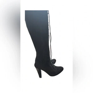 STEVE MADDEN LACE UP O ER THE KNEE BOOTS